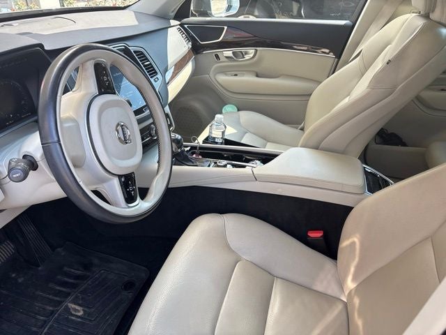 2019 Volvo XC90 T6 Momentum