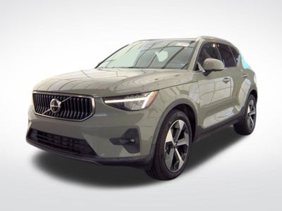 2024 Volvo XC40 B5 Plus Bright Theme