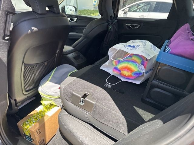 2025 Volvo XC60 B5 Plus